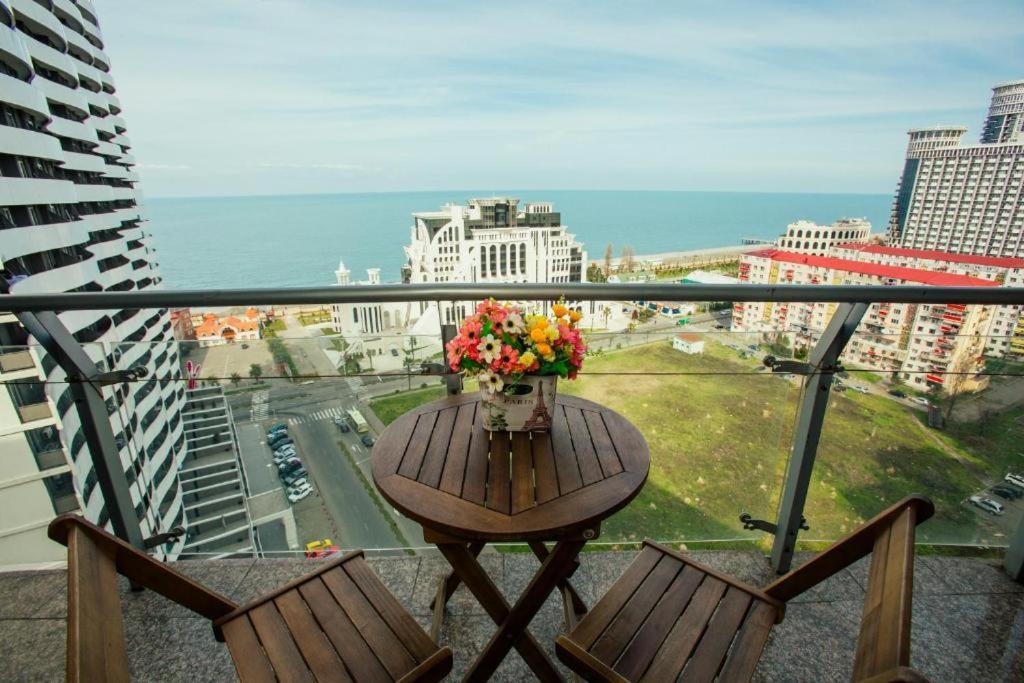 Luxury Apartments Batumi Exterior photo
